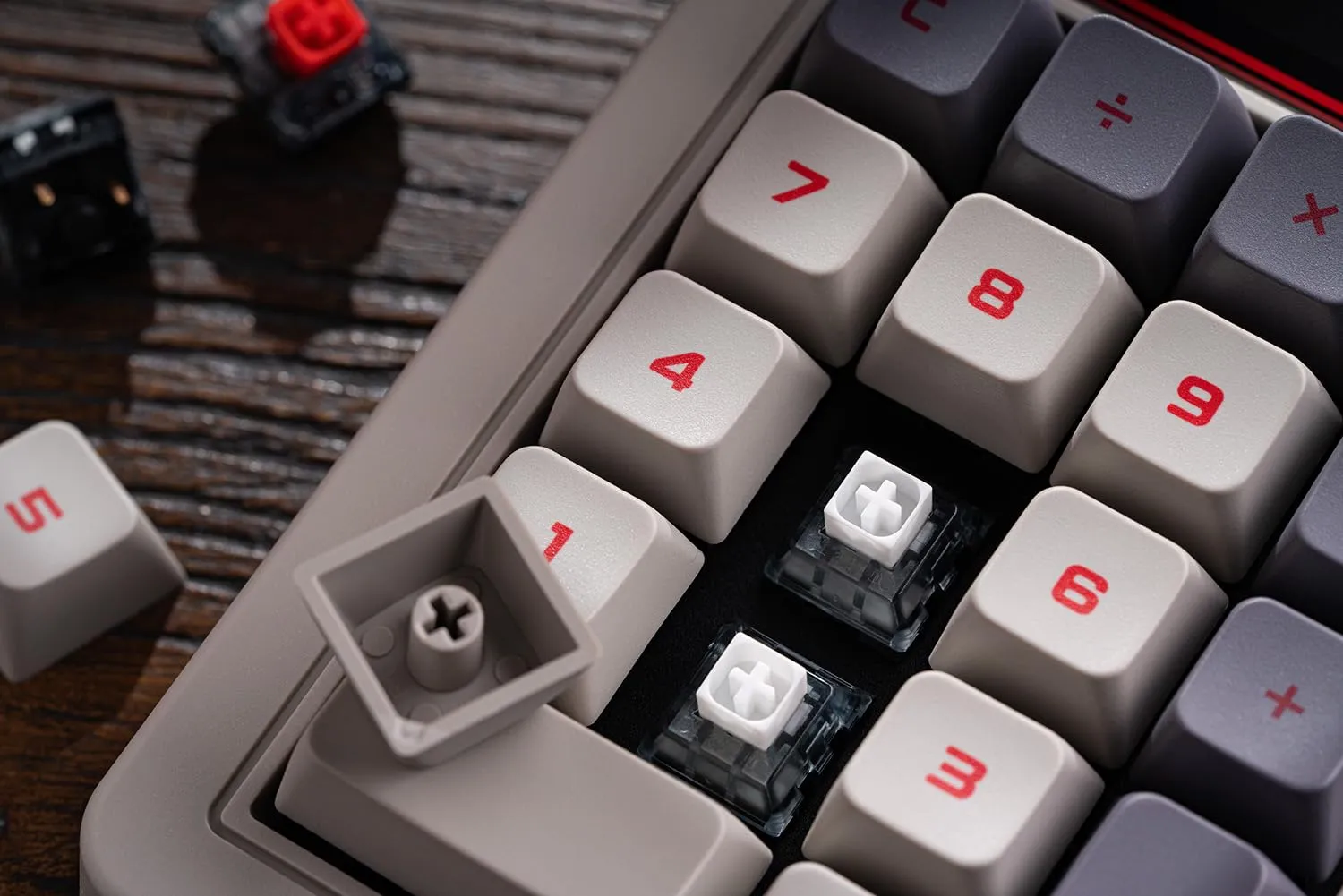 8Bitdo Retro 18 Mechanical Numpad (B5HB)