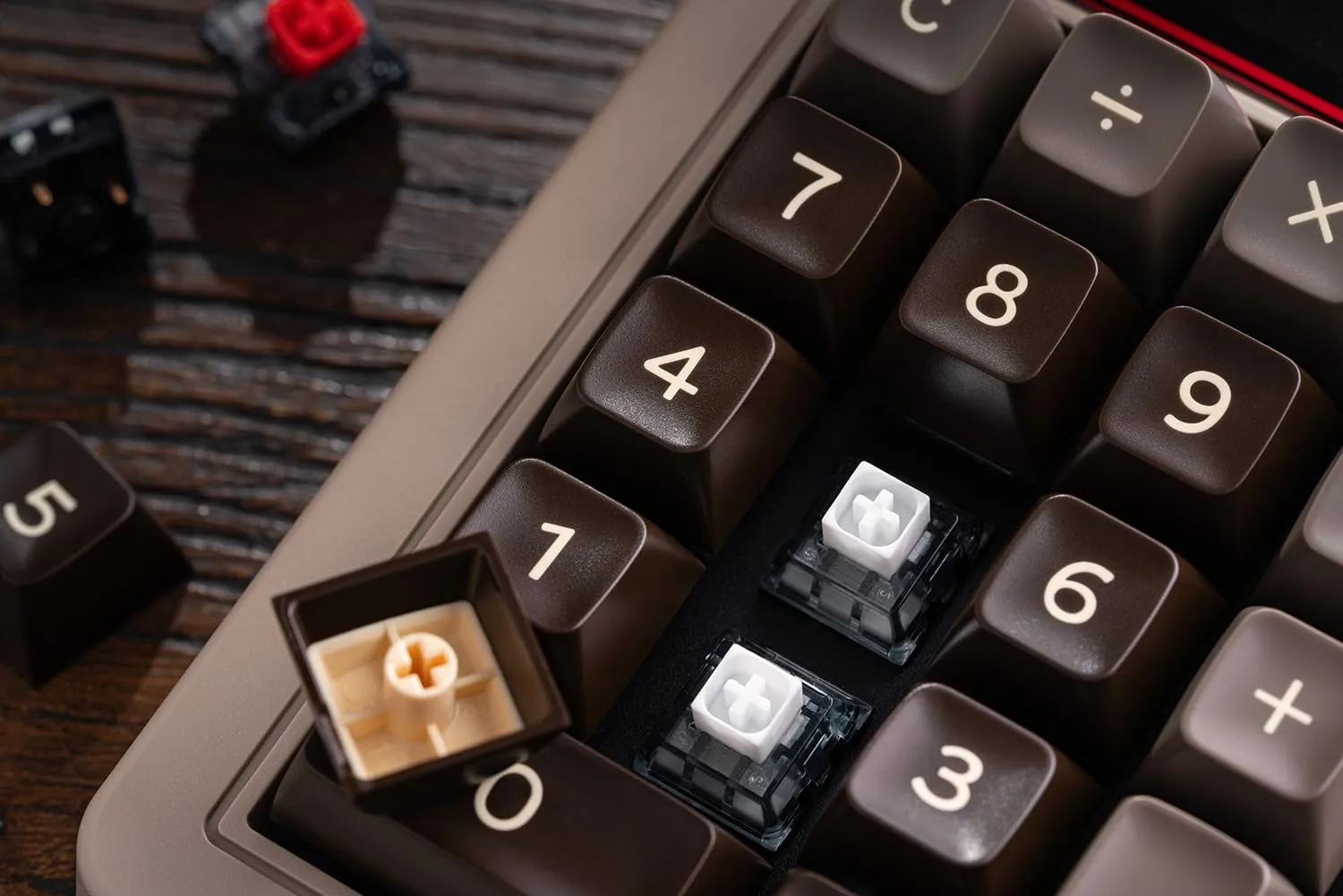 8Bitdo Retro 18 Mechanical Numpad (B5HB)