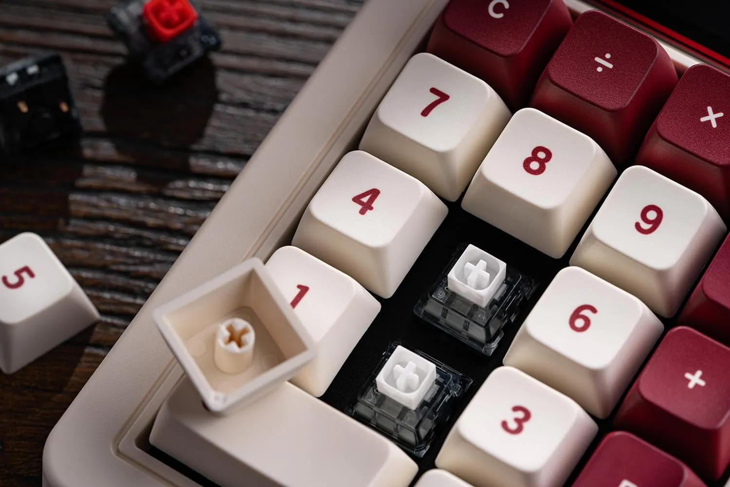 8Bitdo Retro 18 Mechanical Numpad (B5HB)