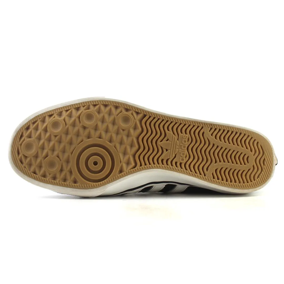 ADIDAS  UNIVERSAL