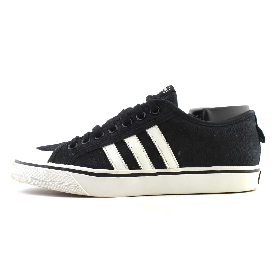 ADIDAS  UNIVERSAL