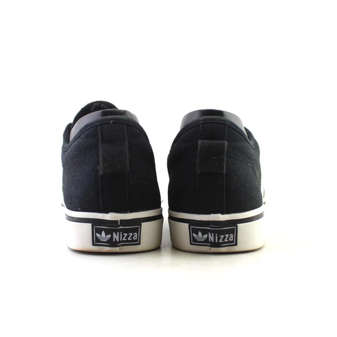 ADIDAS  UNIVERSAL