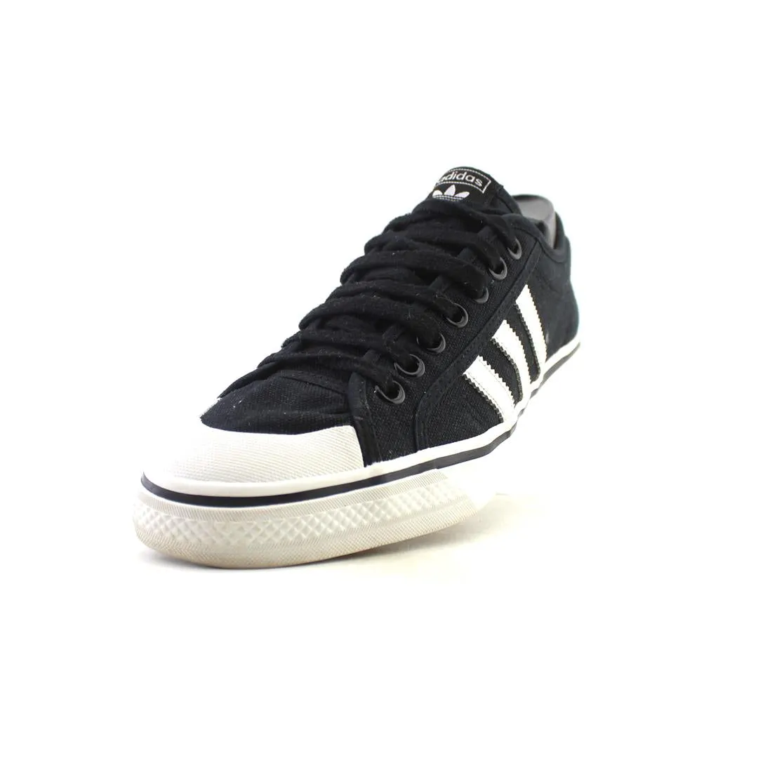 ADIDAS  UNIVERSAL