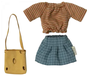 Clothes for Mum Mouse (stripe blouse)