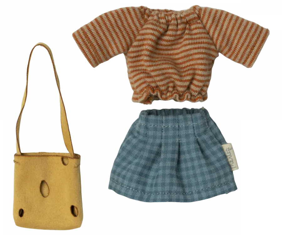 Clothes for Mum Mouse (stripe blouse)