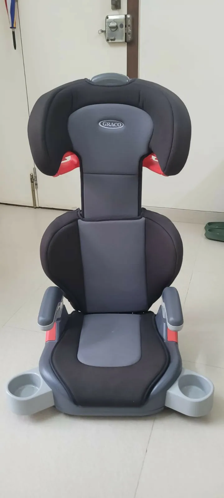 GRACO Junior Maxi Car Seat Metropolitan - Black