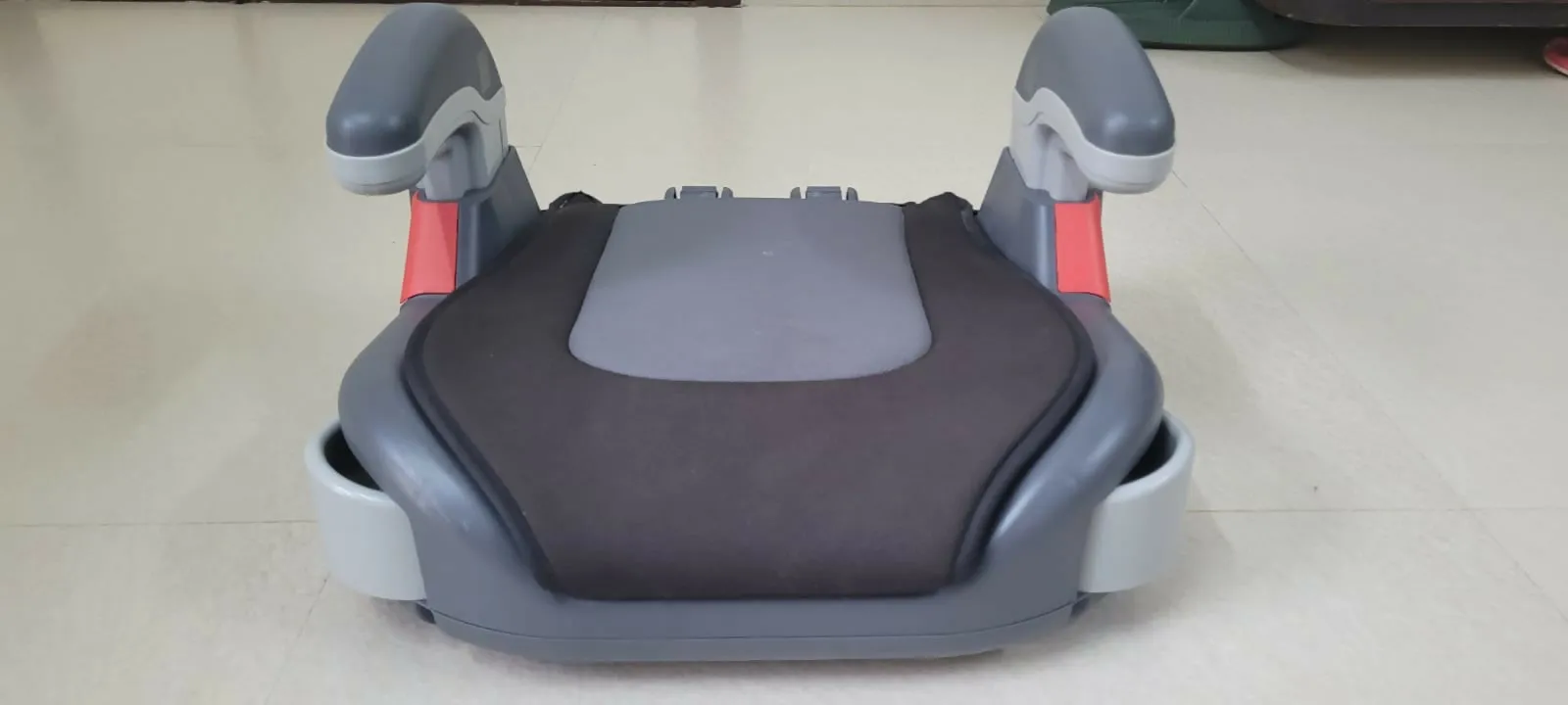 GRACO Junior Maxi Car Seat Metropolitan - Black