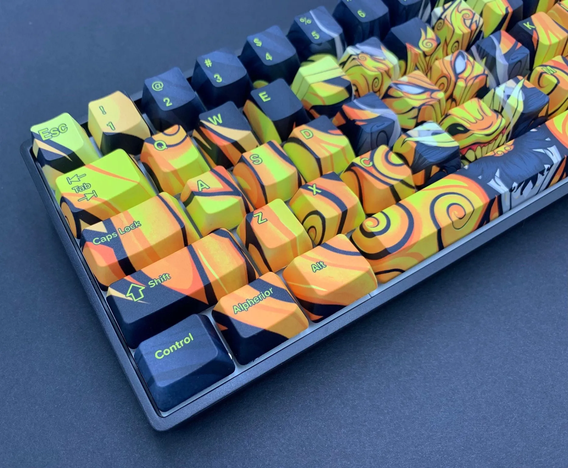 Hayabusa 60% Keyboard - Gold Oni Dragon